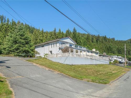 490 Macmillan Dr, Sayward, BC 