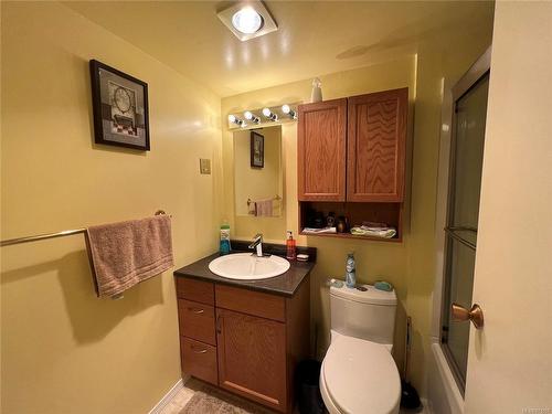 202-651 Maquinna Dr North, Tahsis, BC - Indoor Photo Showing Bathroom