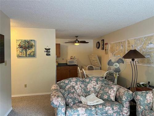 202-651 Maquinna Dr North, Tahsis, BC - Indoor Photo Showing Bedroom