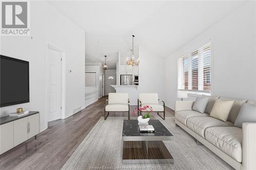 3723 Prairie Court, Windsor, ON - Indoor Photo Showing Living Room