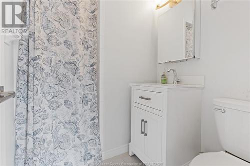 3723 Prairie Court, Windsor, ON - Indoor Photo Showing Bathroom