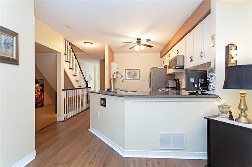 2025 Cleaver Avenue|Unit #32, Burlington, ON - Indoor Photo Showing Kitchen