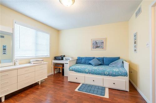 2025 Cleaver Avenue|Unit #32, Burlington, ON - Indoor Photo Showing Bedroom