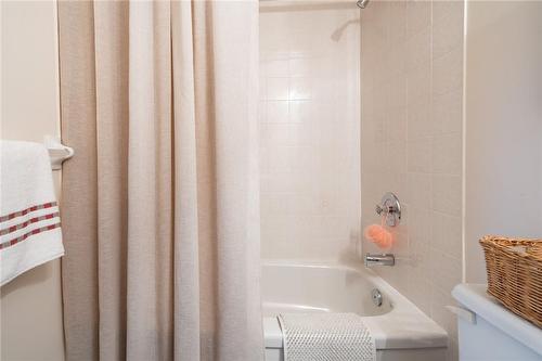 2025 Cleaver Avenue|Unit #32, Burlington, ON - Indoor Photo Showing Bathroom