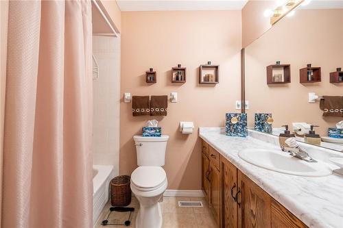 2025 Cleaver Avenue|Unit #32, Burlington, ON - Indoor Photo Showing Bathroom