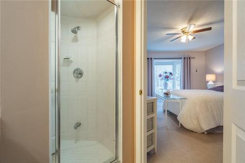 2025 Cleaver Avenue|Unit #32, Burlington, ON - Indoor Photo Showing Bathroom