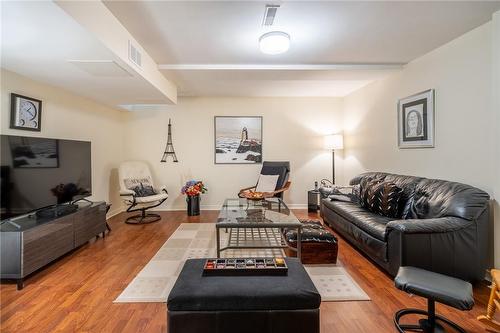 2025 Cleaver Avenue|Unit #32, Burlington, ON - Indoor Photo Showing Living Room