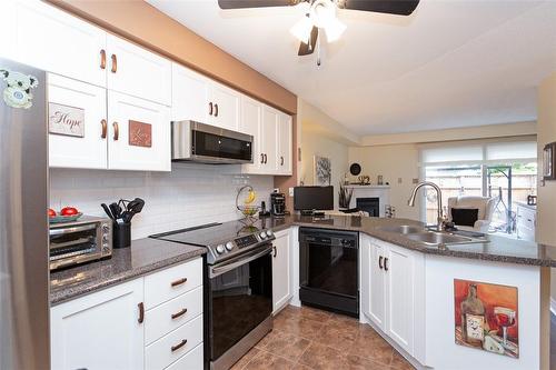 2025 Cleaver Avenue|Unit #32, Burlington, ON - Indoor Photo Showing Kitchen With Double Sink