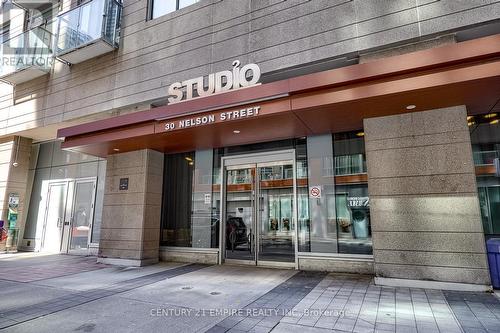 325 - 30 Nelson Street, Toronto (Waterfront Communities), ON - Outdoor