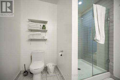 325 - 30 Nelson Street, Toronto (Waterfront Communities), ON - Indoor Photo Showing Bathroom