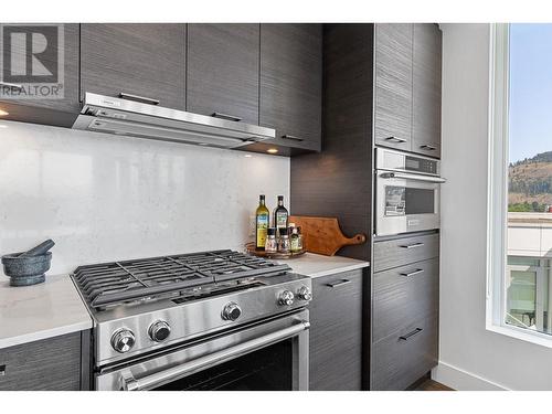 1181 Sunset Drive Unit# 602, Kelowna, BC - Indoor Photo Showing Kitchen With Upgraded Kitchen