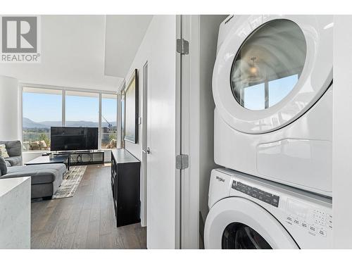 1181 Sunset Drive Unit# 602, Kelowna, BC - Indoor Photo Showing Laundry Room