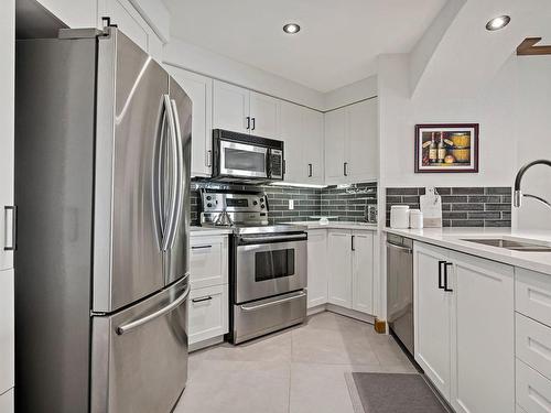 Cuisine - 6-170 Ch. Des Sous-Bois, Mont-Tremblant, QC - Indoor Photo Showing Kitchen With Double Sink With Upgraded Kitchen