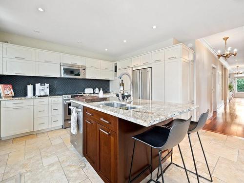 Cuisine - 2503 Av. Elsdale, Montréal (Rosemont/La Petite-Patrie), QC - Indoor Photo Showing Kitchen With Double Sink With Upgraded Kitchen