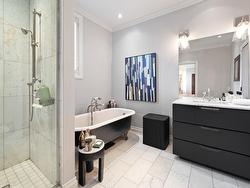 Ensuite bathroom - 