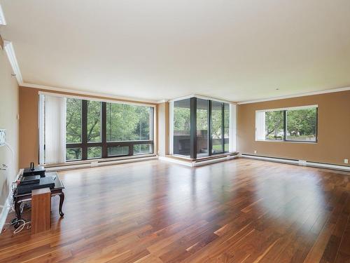 Salon - 816-3577 Av. Atwater, Montréal (Ville-Marie), QC - Indoor Photo Showing Living Room