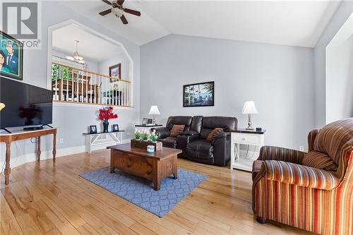 197 Market Street, Pembroke, ON - Indoor Photo Showing Living Room