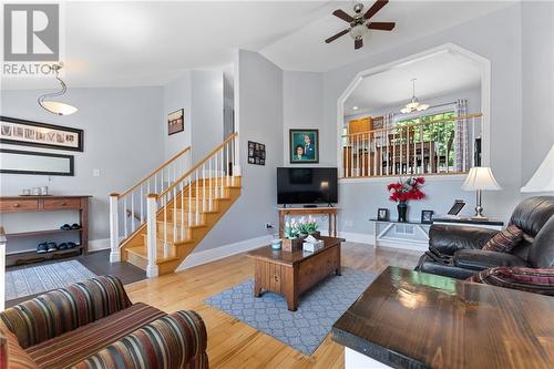 197 Market Street, Pembroke, ON - Indoor Photo Showing Living Room