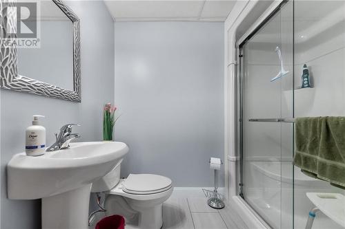 197 Market Street, Pembroke, ON - Indoor Photo Showing Bathroom