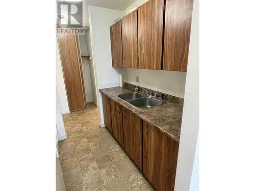 212 Spieker Avenue Unit# 205, Tumbler Ridge, BC - Indoor Photo Showing Kitchen With Double Sink