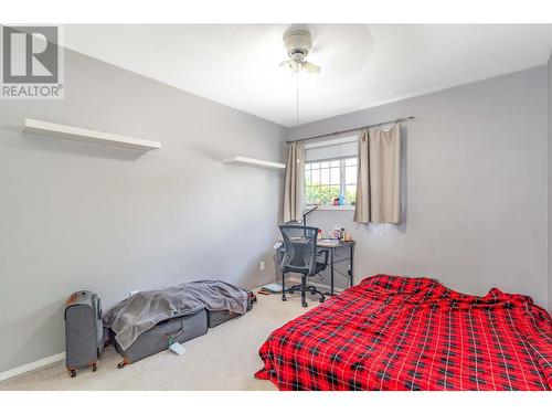 483 Parfitt Court, Kelowna, BC - Indoor Photo Showing Bedroom