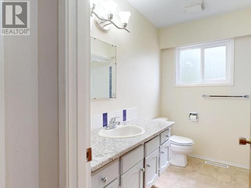 5201 Manson Ave, Powell River, BC - Indoor Photo Showing Bathroom