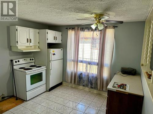 23 Giles Street, London, ON - Indoor Photo Showing Kitchen