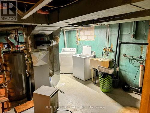 23 Giles Street, London, ON - Indoor Photo Showing Laundry Room