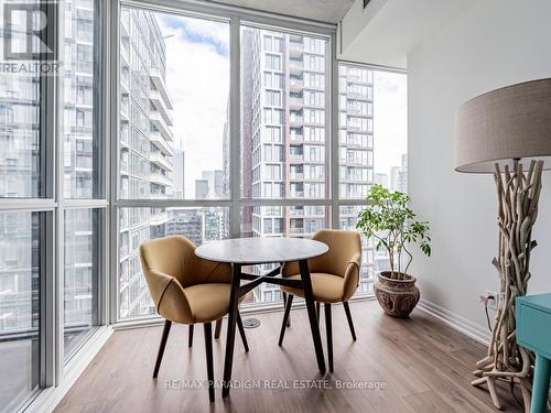 3704 - 88 Blue Jays Way, Toronto (Waterfront Communities), ON - Indoor Photo Showing Dining Room