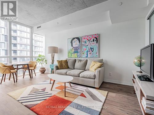 3704 - 88 Blue Jays Way, Toronto (Waterfront Communities), ON - Indoor Photo Showing Living Room