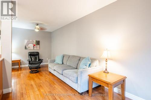 31 - 10 Cadham Boulevard, Hamilton (Broughton), ON - Indoor Photo Showing Living Room