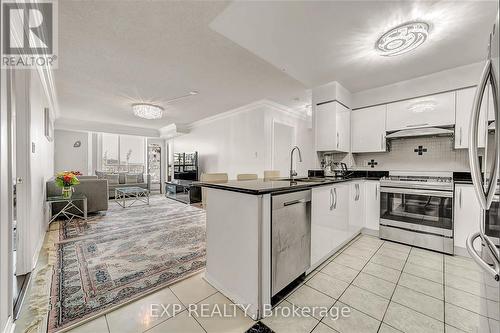 615 - 29 Northern Heights Drive, Richmond Hill (Langstaff), ON - Indoor Photo Showing Kitchen