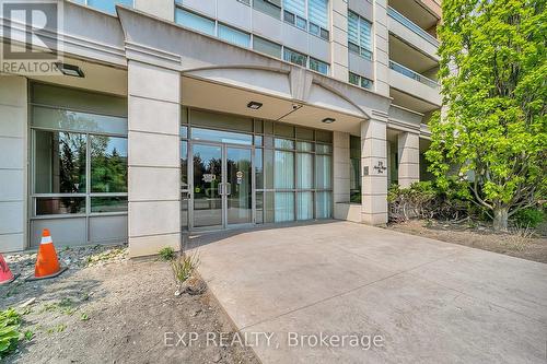 615 - 29 Northern Heights Drive, Richmond Hill (Langstaff), ON - Outdoor