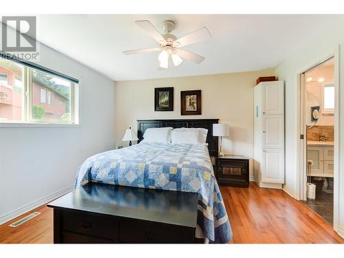 6150 Davies Crescent, Peachland, BC - Indoor Photo Showing Bedroom