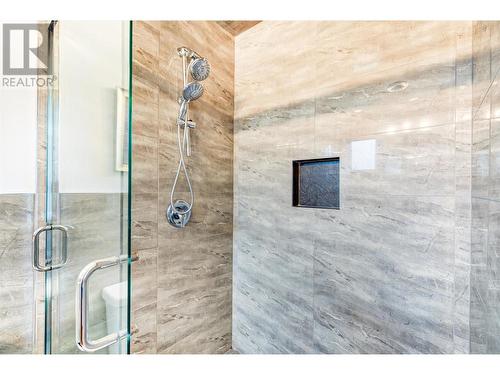 6150 Davies Crescent, Peachland, BC - Indoor Photo Showing Bathroom