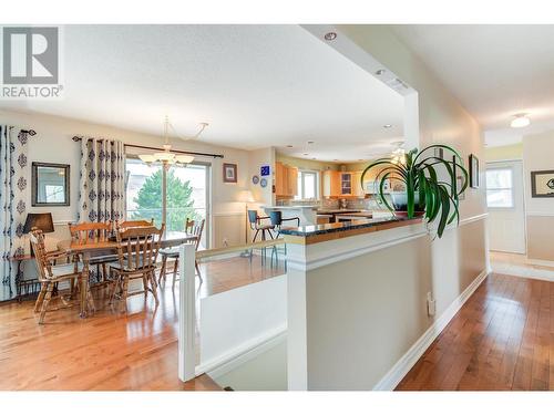 6150 Davies Crescent, Peachland, BC - Indoor Photo Showing Dining Room