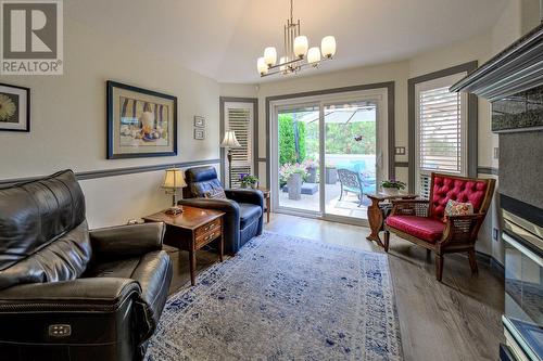 4008 Gallaghers Terrace, Kelowna, BC - Indoor Photo Showing Living Room