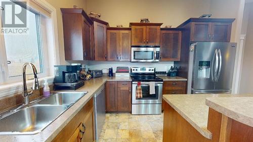 11727 88 Street, Fort St. John, BC - Indoor Photo Showing Kitchen With Double Sink