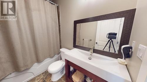 11727 88 Street, Fort St. John, BC - Indoor Photo Showing Bathroom