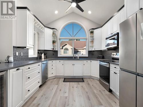 7701 Okanagan Landing Road Unit# 4, Vernon, BC - Indoor Photo Showing Kitchen