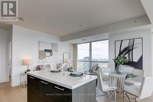 5202 - 386 Yonge Street, Toronto (Bay Street Corridor), ON - Indoor Photo Showing Dining Room