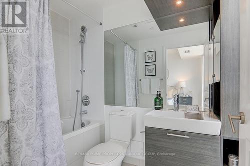 5202 - 386 Yonge Street, Toronto (Bay Street Corridor), ON - Indoor Photo Showing Bathroom