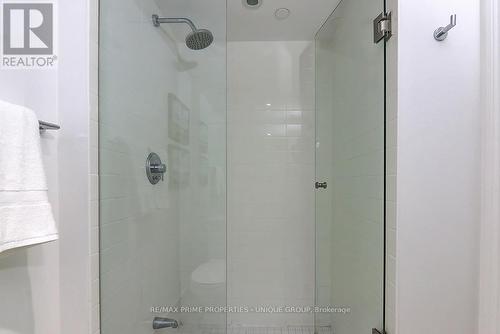 5202 - 386 Yonge Street, Toronto (Bay Street Corridor), ON - Indoor Photo Showing Bathroom