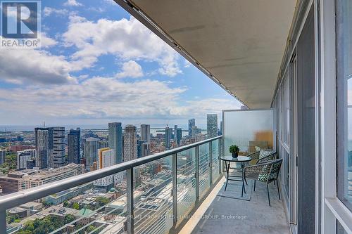 5202 - 386 Yonge Street, Toronto (Bay Street Corridor), ON - Outdoor With View With Exterior