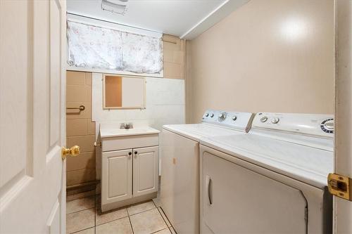 420 West 5Th Street, Hamilton, ON - Indoor Photo Showing Laundry Room