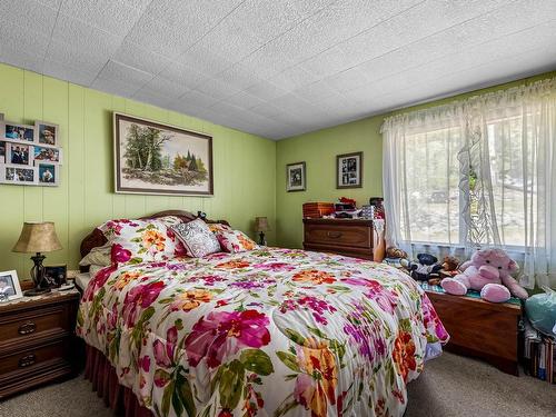 4388 Meadow Creek Road, Kamloops, BC - Indoor Photo Showing Bedroom