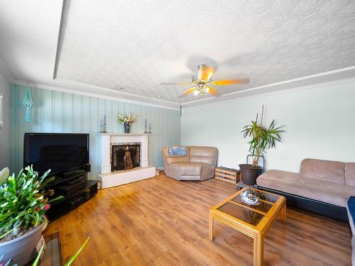 1501 Houston Street, Merritt, BC - Indoor Photo Showing Living Room With Fireplace