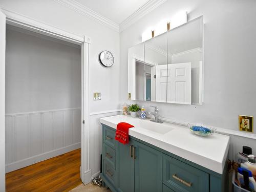 1501 Houston Street, Merritt, BC - Indoor Photo Showing Bathroom