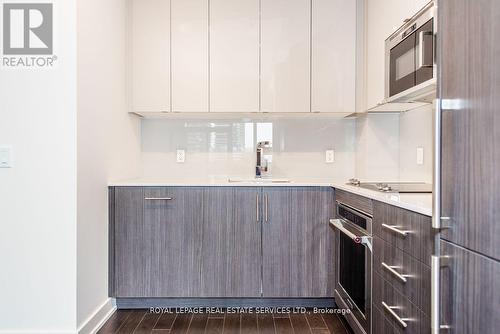 2116 - 330 Richmond Street W, Toronto (Waterfront Communities), ON - Indoor Photo Showing Kitchen With Upgraded Kitchen