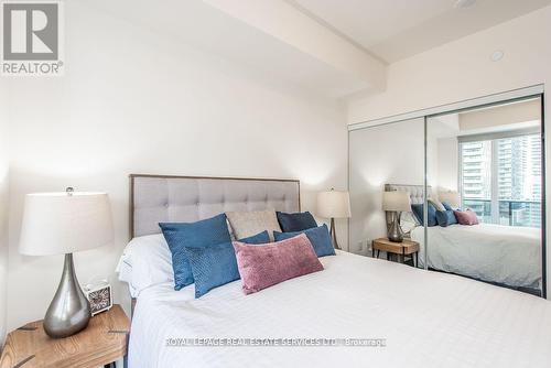 2116 - 330 Richmond Street W, Toronto (Waterfront Communities), ON - Indoor Photo Showing Bedroom